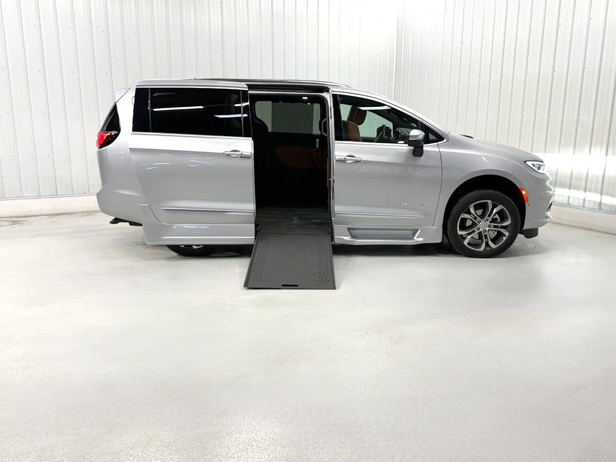 2026 Chrysler Pacifica Pinnacle wheelchair van, Bright Silver