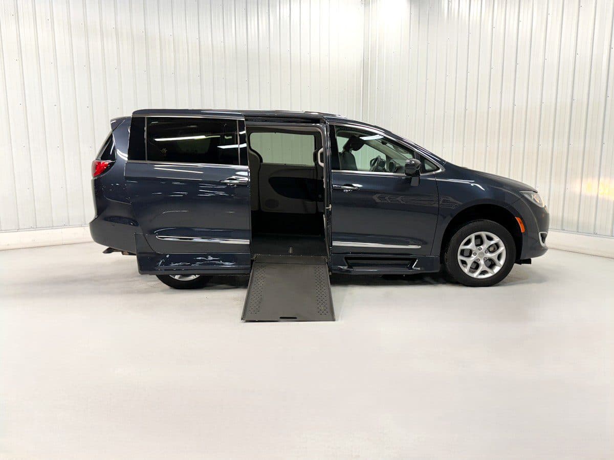 2020 Chrysler Pacifica Touring L Plus wheelchair van, Maximum Steel Metallic