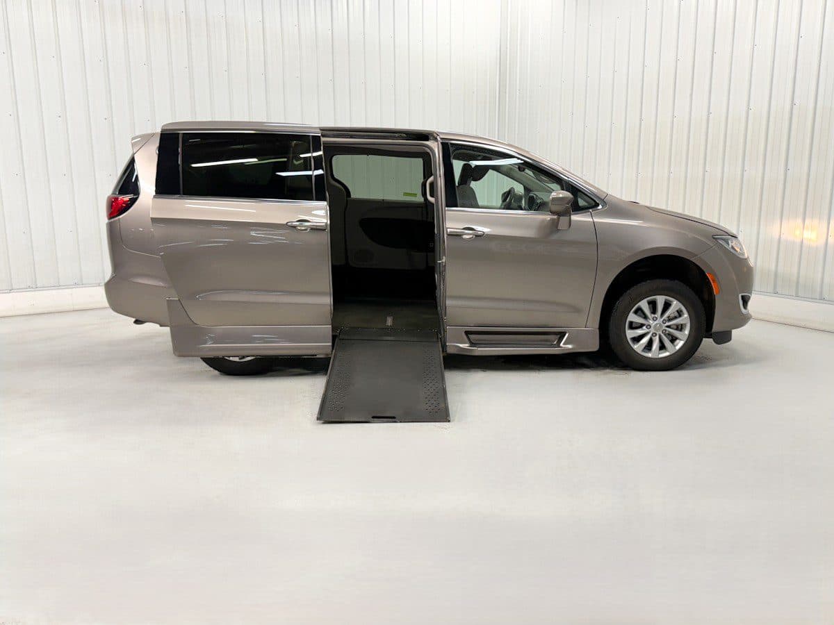 2018 Chrysler Pacifica Touring Plus wheelchair van, Molten Silver
