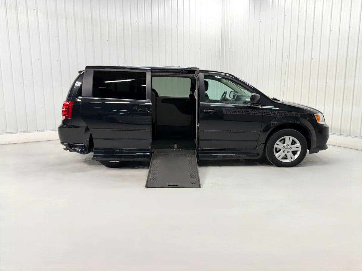 2013 Dodge Grand Caravan Crew wheelchair van, Black