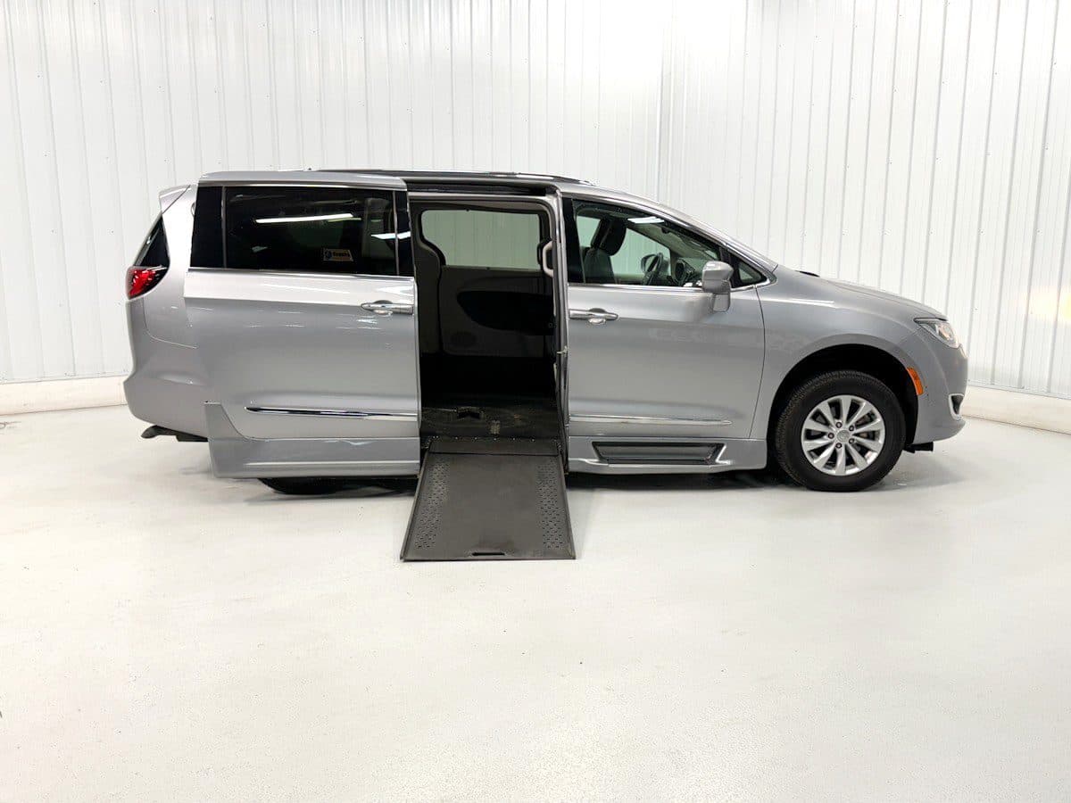 2018 Chrysler Pacifica Touring L wheelchair van, Billet Silver