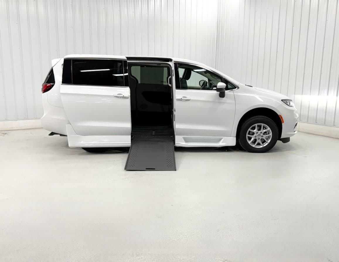 2023 Chrysler Pacifica Touring L wheelchair van, Bright White