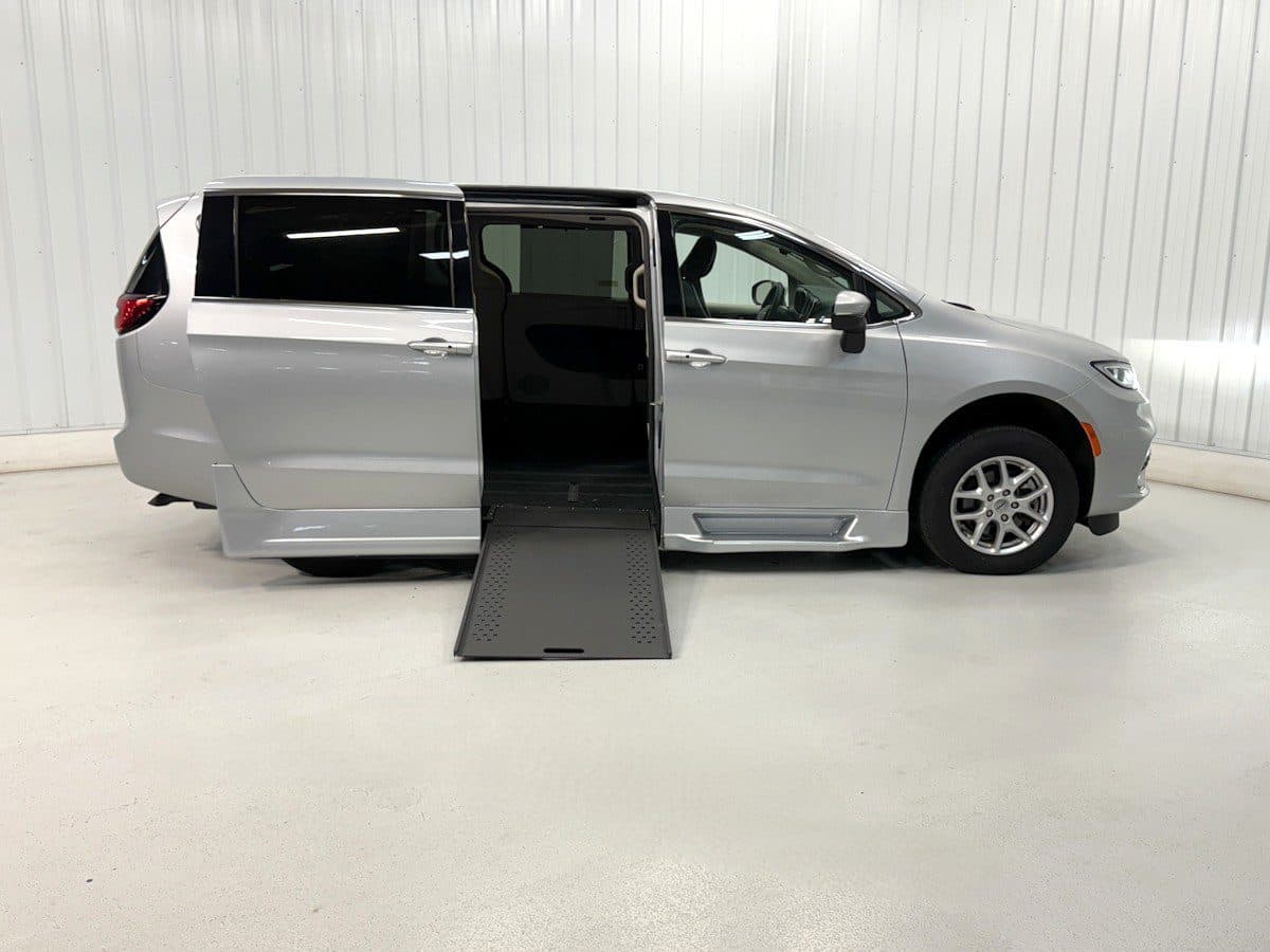 2023 Chrysler Pacifica Touring L wheelchair van, Silver Mist Clear Coat