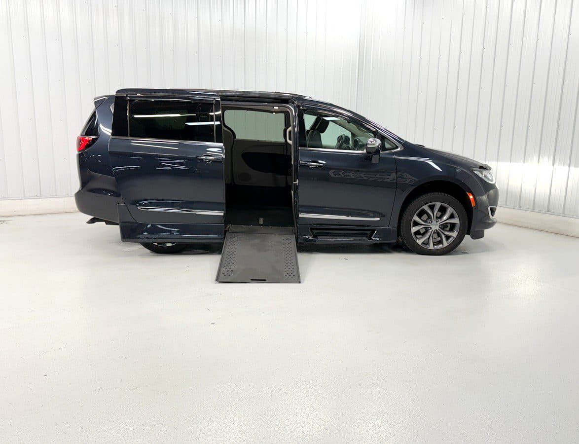 2020 Chrysler Pacifica Limited wheelchair van, Maximum Steel Metallic